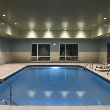 Holiday Inn Express & Suites LOCKPORT by IHG