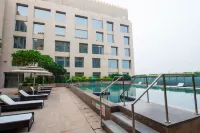 Holiday Inn New Delhi International Airport - Luxury