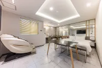 Hotel 24st Urban Brown Seosan Lake Park