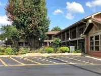 Charles Wesley Motor Lodge Downtown Broken Bow- Hochatown Hotels in Broken Bow