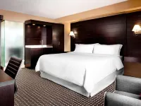Four Points by Sheraton Mississauga Meadowvale Hotels near Lisgar