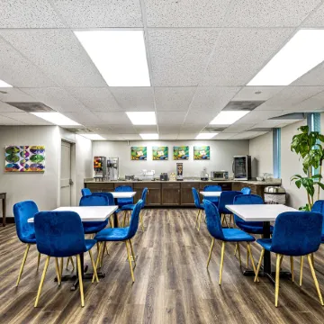 SureStay Plus Hotel by Best Western SeaTac Airport