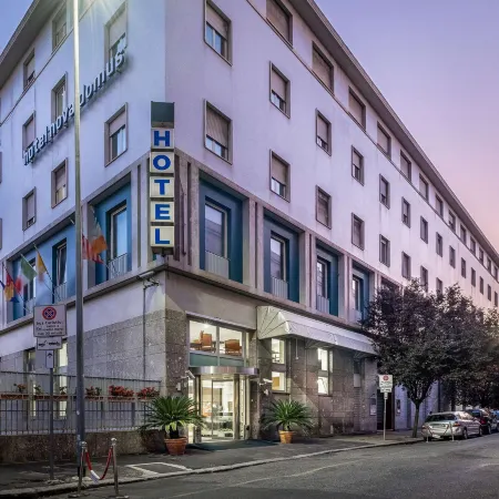 Quality Hotel Nova Domus Отели рядом с достопримечательностью «Трионфале»