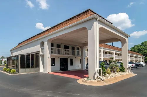 Quality Inn McDonough Atlanta South Hotels in McDonough