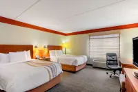 La Quinta Inn & Suites by Wyndham Raleigh/Durham Southpoint Hotels in Triangle