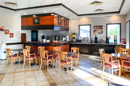 Rodeway Inn Sun City Center Отели в г. Уаймома