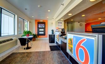 Motel 6 Windsor Locks, CT - Hartford