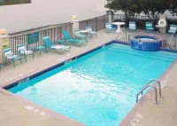 Quality Inn & Suites Clinton - Jackson West - Pool