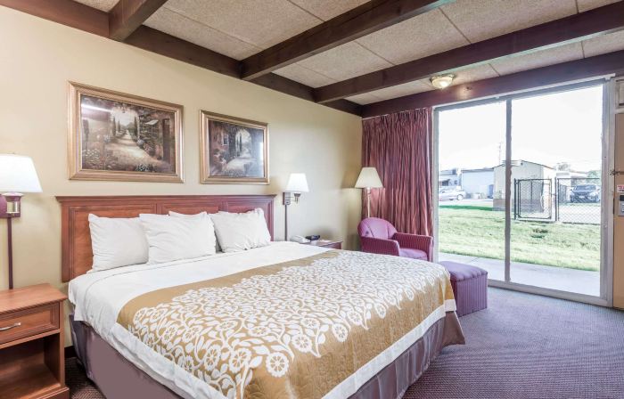 Days Inn by Wyndham Niles