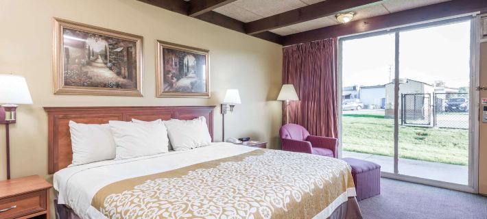 Days Inn by Wyndham Niles Hotele w: Trumbull County