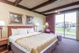 Days Inn by Wyndham Niles