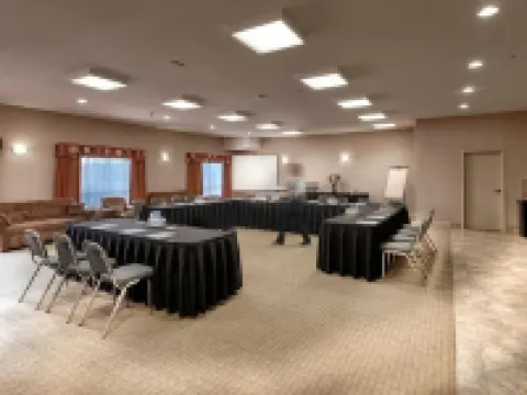 Canalta Oyen Hotels in Oyen