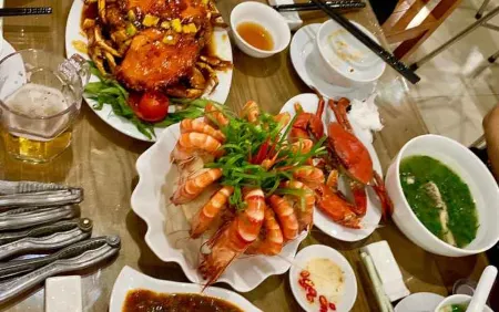 Hai Tien Plaza Hotel Отели в г. Хоангхоа