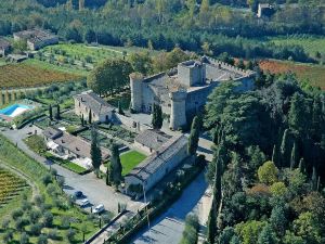 Castello di Meleto Wine Destination - Camere in Castello e Appartamenti