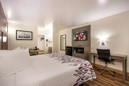 Red Roof Inn Crestview Отели в г. Крествью