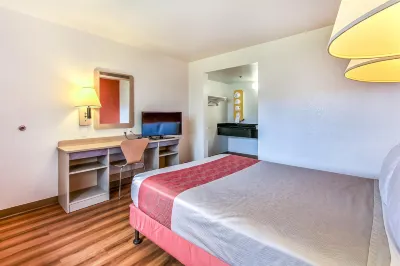 Motel 6 Salinas, CA - North Monterey Area Hotels in der Nähe von Hartnell College