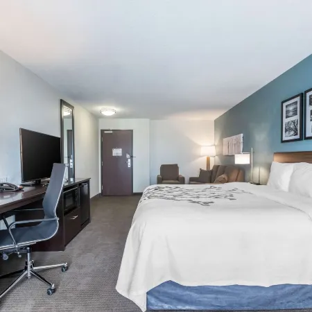 Sleep Inn & Suites West des Moines Near Jordan Creek