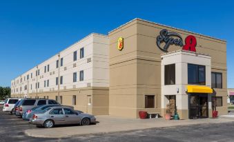 Super 8 by Wyndham Wichita North