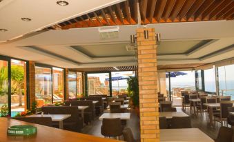 Hotel Vicky III - Housity