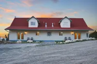 Hacienda Roja - the Sage #6 at Wind Walker Homestead Hotels in Spring City