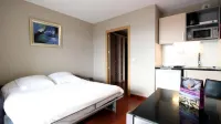 Aux Balcons du Sancy Hotels in Picherande