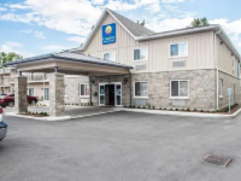 Comfort Inn & Suites Thousand Islands Harbour District Hotels in Gananoque