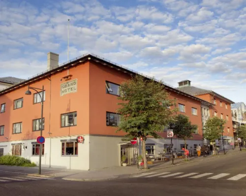 Home Hotel Grand Bodø فنادق في بودو