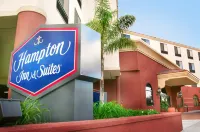 Hampton Inn and Suites Los Angeles Burbank Airport