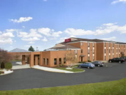 Wingate by Wyndham Canton/Hall of Fame ジャクソンのホテル