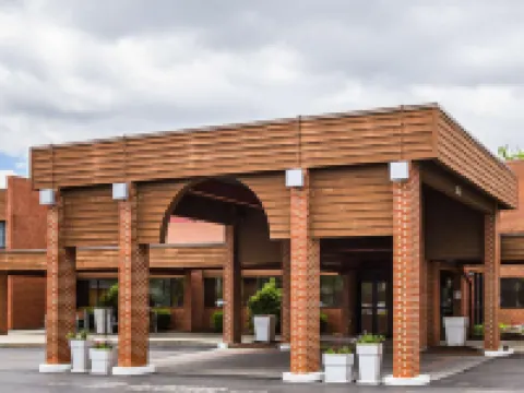 Quality Inn & Suites Hotels in Logan Township