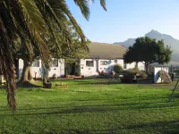 Lighthouse Farm Backpackers Lodge Hoteles cerca de Estadio Athlone