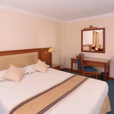 Hotel Sentosa โรงแรมใกล้Silver Jubilee Park