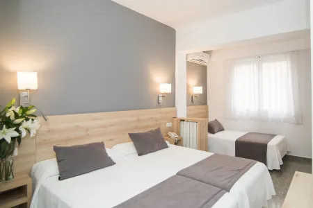 Hotel Abelay Отели рядом с достопримечательностью «Университет Балеарских островов»