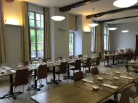 愛爾蘭魯汶大學飯店 - 2 星級