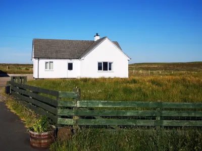 An Caladh Hotels near St. Columba's Isle