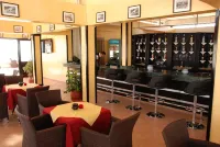 New Farah Hotel - bar