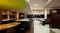 Holiday Inn 提華納ZONA德爾里奧 - 酒吧