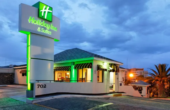 Holiday Inn & Suites 奇瓦瓦