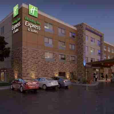 Holiday Inn Express & Suites Rice Lake Hotel Exterior