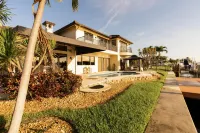 5 Bedroom Luxe Villa on Deep Water Intracoastal