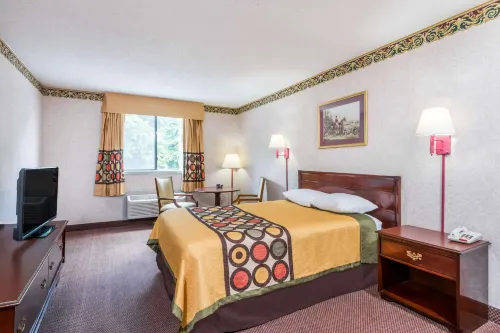 Super 8 by Wyndham Hancock MD - Moteles