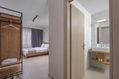 Your City Level Hotels near Aristotelous Square
