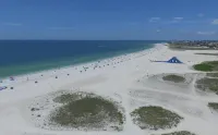 Westwinds Waterfront Resort - Beach