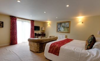 The Pheasant Pub at Gestingthorpe Stylish Boutique Rooms in the Coach House