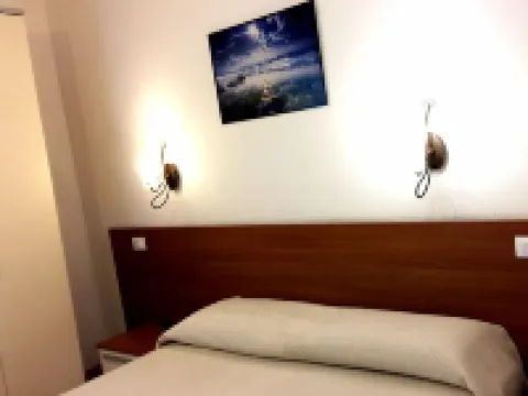 อิลเนสโปโล ฟิออริโต โรงแรมในOrosei