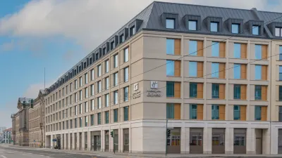 Holiday Inn Express & Suites Potsdam Hotel dekat Sanssouci Park