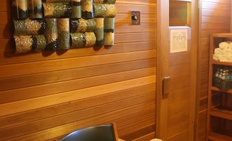 Hush Lodge & Cottages