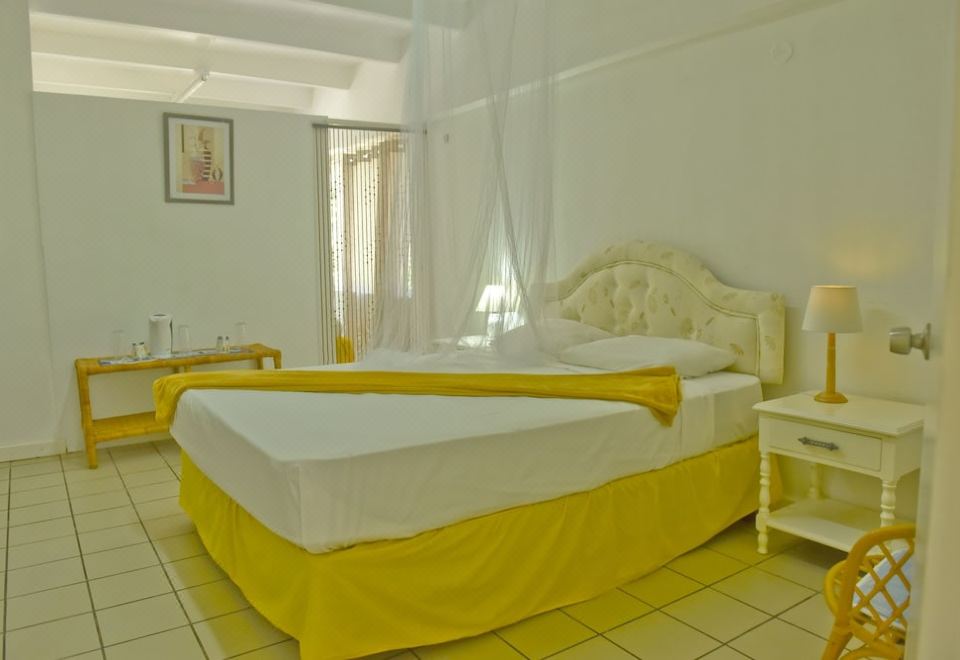 Pineapple Suites - Housity