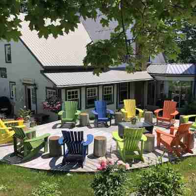 Auberge sous Les Arbres Hotel Exterior