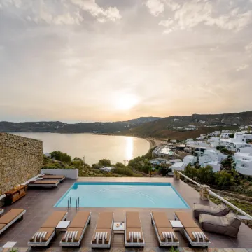 Cova Mykonos Suites